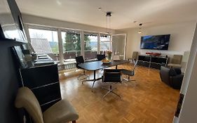 Appartement Region Esslingen - Nähe Messe - Flughafen - Stuttgart - Wohnen und Arbeiten auf Zeit in 120m2 Wohlfühlatmosphäre - ab 3 Übernachtungen - geeignet für 4 Personen - Beistellbett möglich - Kinder und Tiere willkommen - Garage für e-bikes